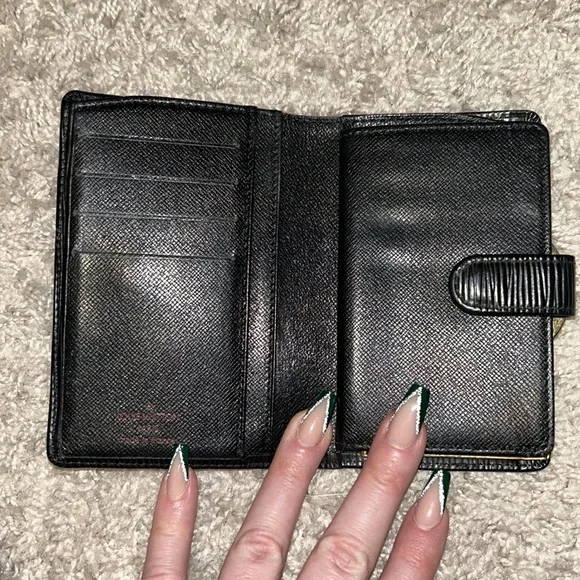 Louis Vuitton Epi Wallet - Picture 4 of 6